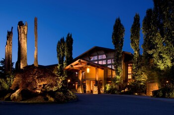 Hotel Exterior at Willows Lodge