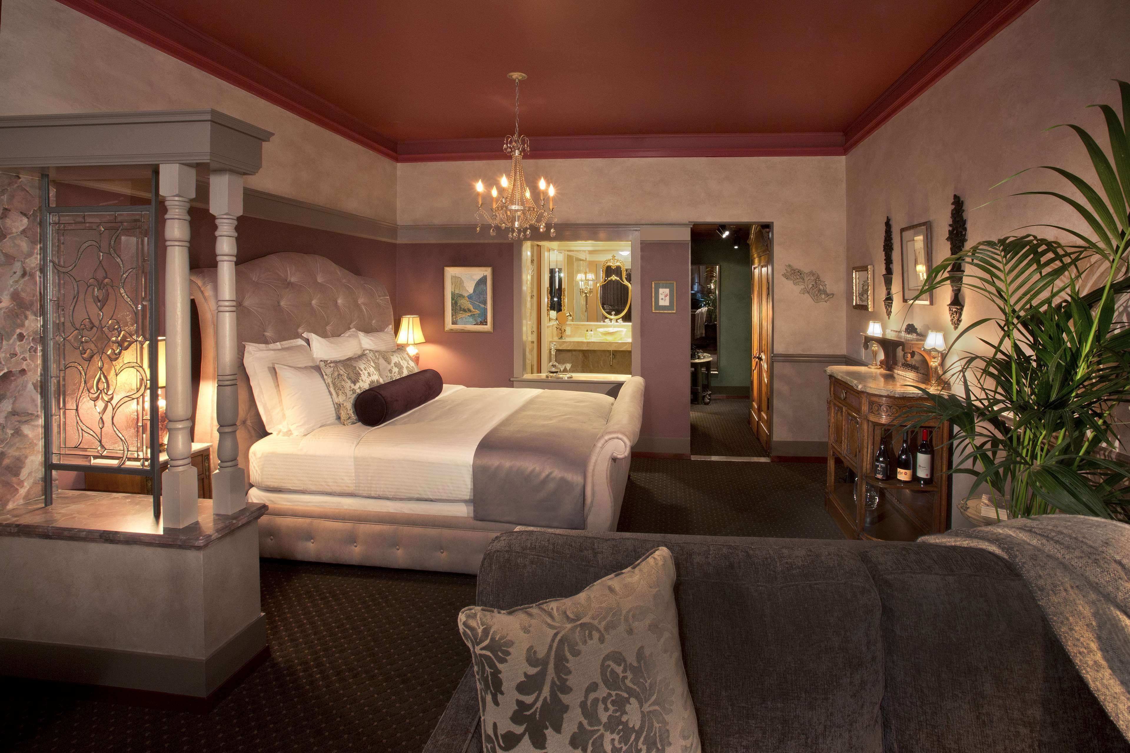 premium bedding, down duvets, minibar, in-room safe