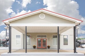 Exterior - Americas Best Value Inn Talladega (Talladega)