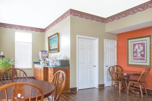 Breakfast area - Americas Best Value Inn Talladega (Talladega)
