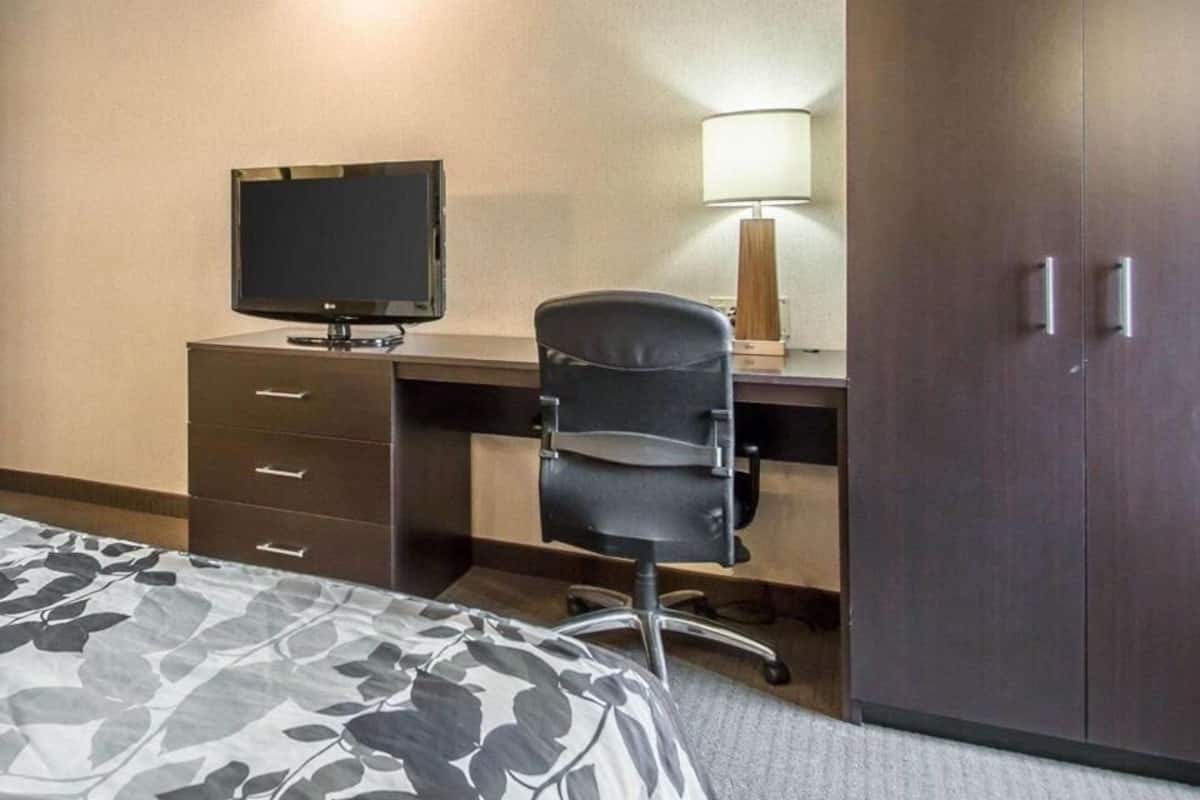 Premium bedding, pillow-top beds, in-room safe, desk