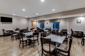 Bao gồm bữa sáng buffet hàng ngày 