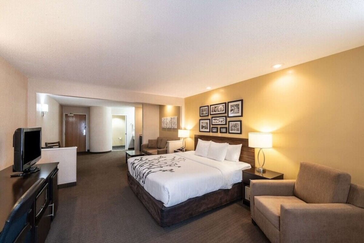 Premium bedding, pillow-top beds, in-room safe, desk