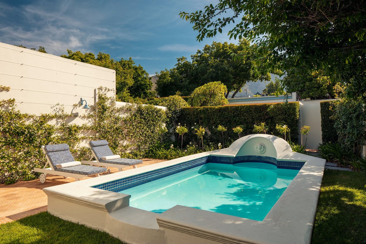 Luxury Suite (Pool) | Premium bedding, free minibar items, in-room safe, desk
