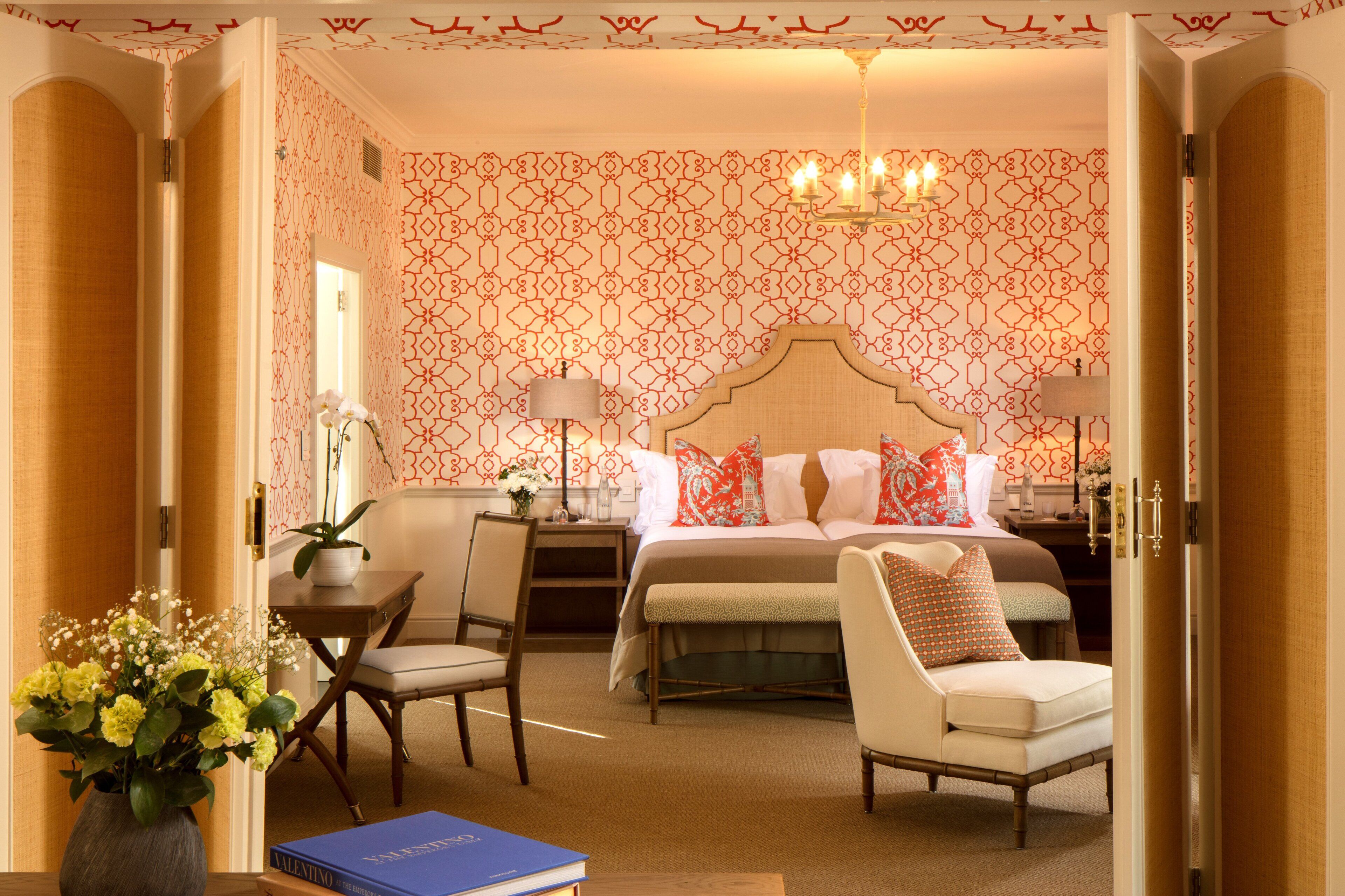 premium bedding, free minibar items, in-room safe, desk