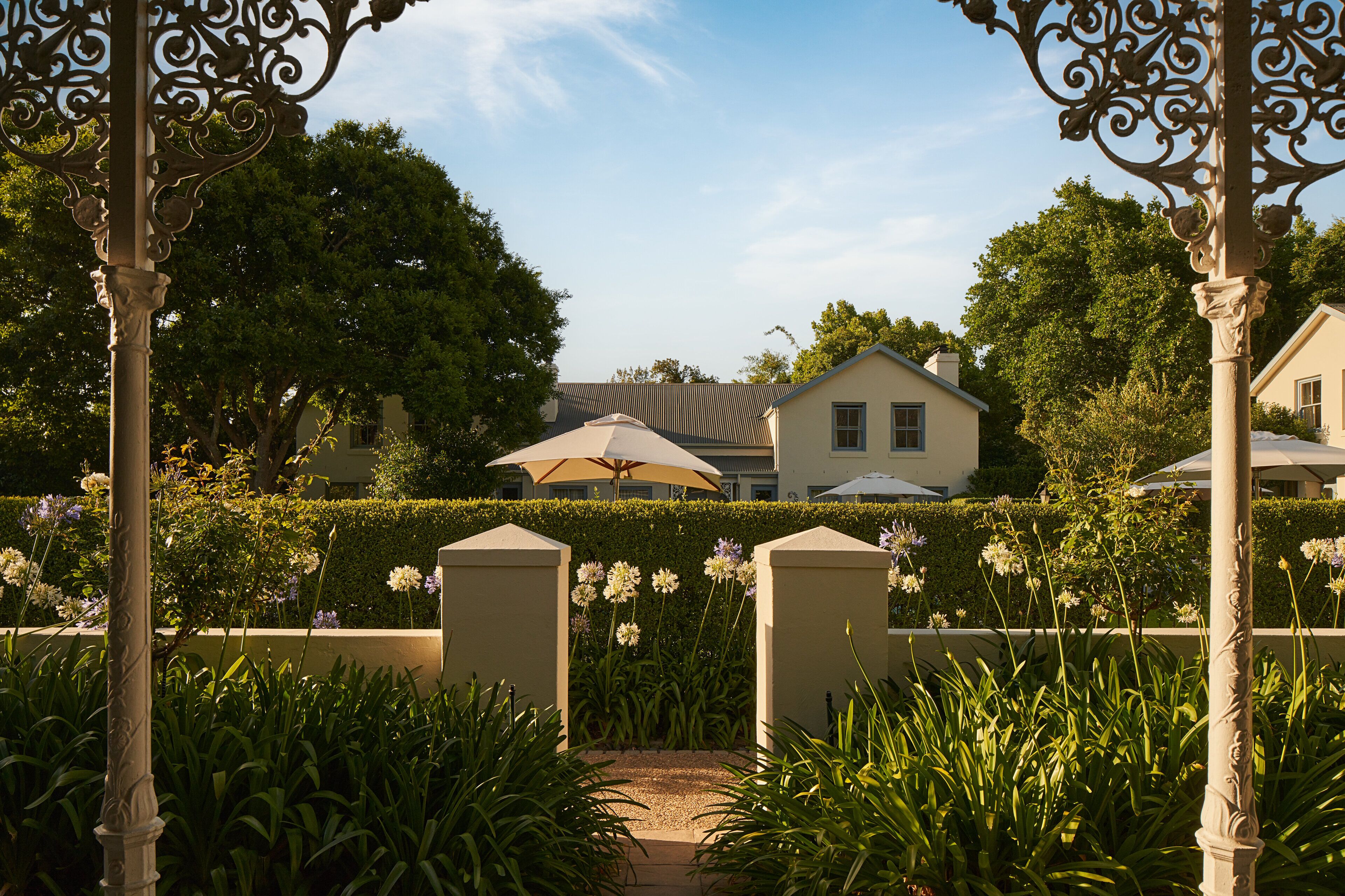 Ropa de cama de alta calidad y minibar (con algunos artículos gratuitos)