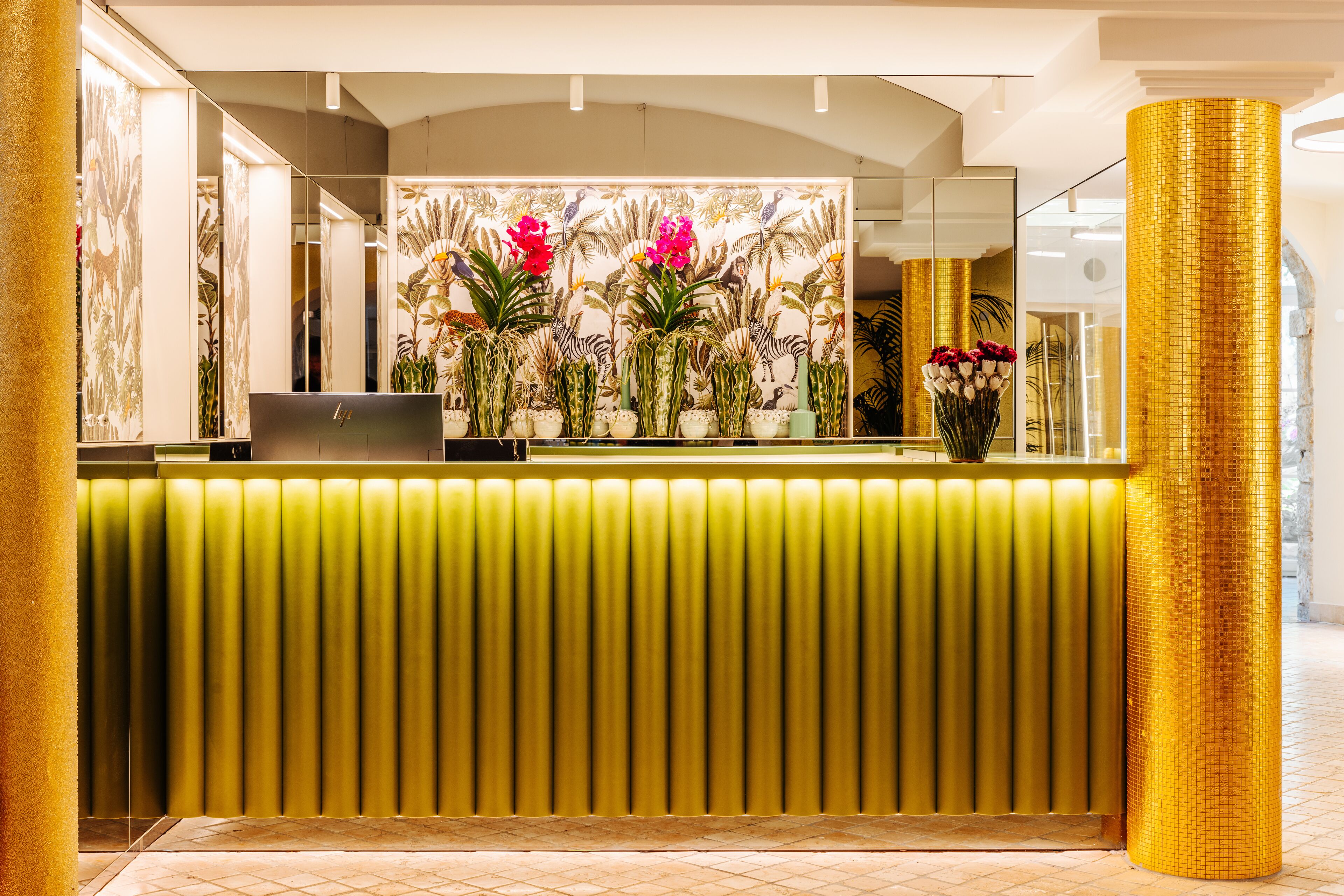 body treatments, aromatherapy, hot stone massages, swedish massages