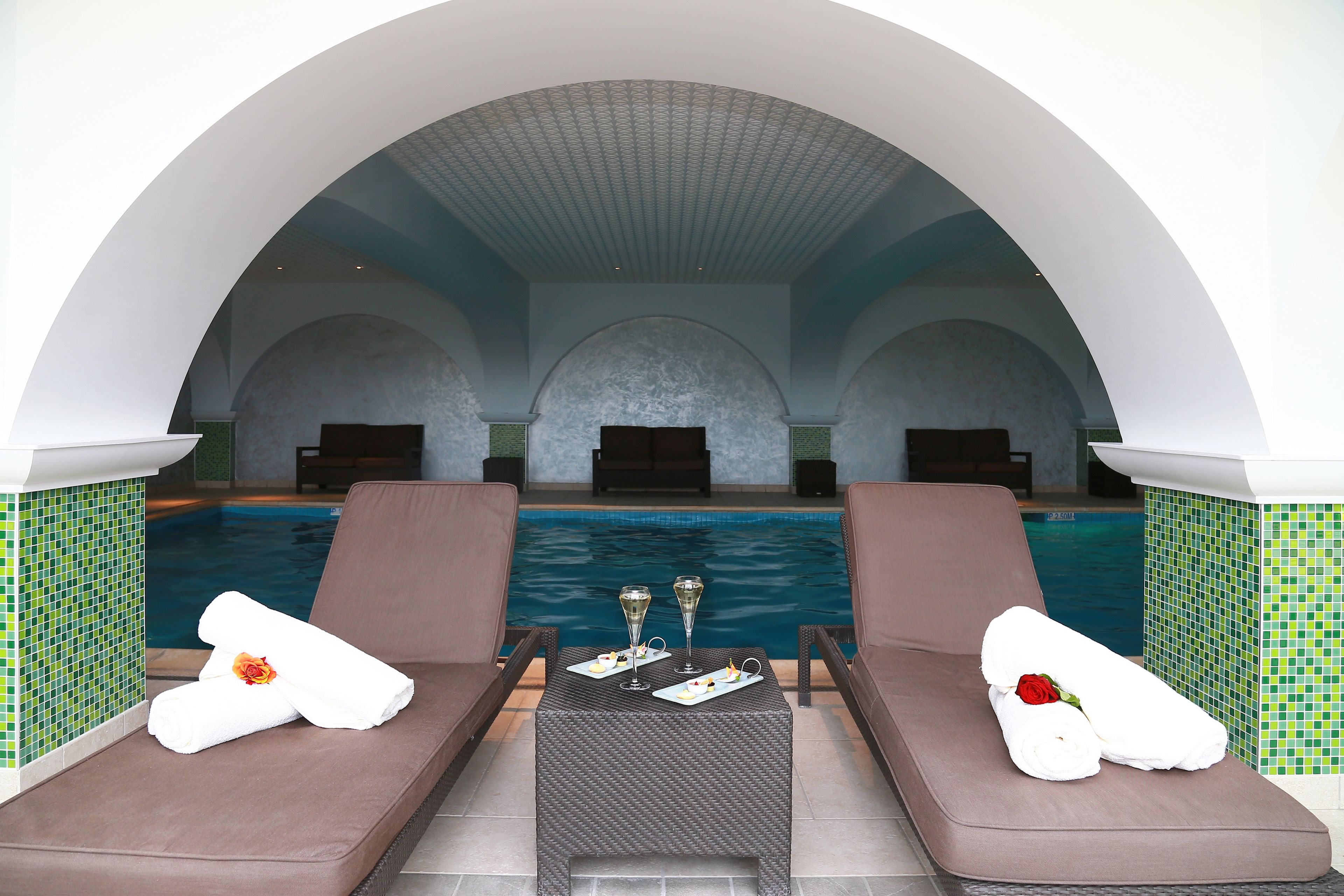 Couples treatment room(s), sauna, hot tub, steam room