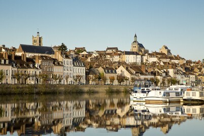 La Côte Saint Jacques And Spa