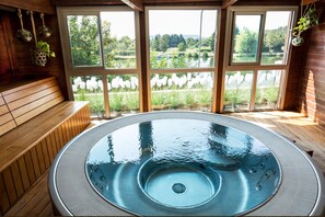 Behandlungsräume für Paare, Sauna, Whirlpool, Dampfbad