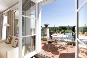 Deluxe Double or Twin Room, River View | Balcony view
