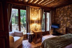 Superior Room | 1 bedroom, free minibar, in-room safe, individually decorated