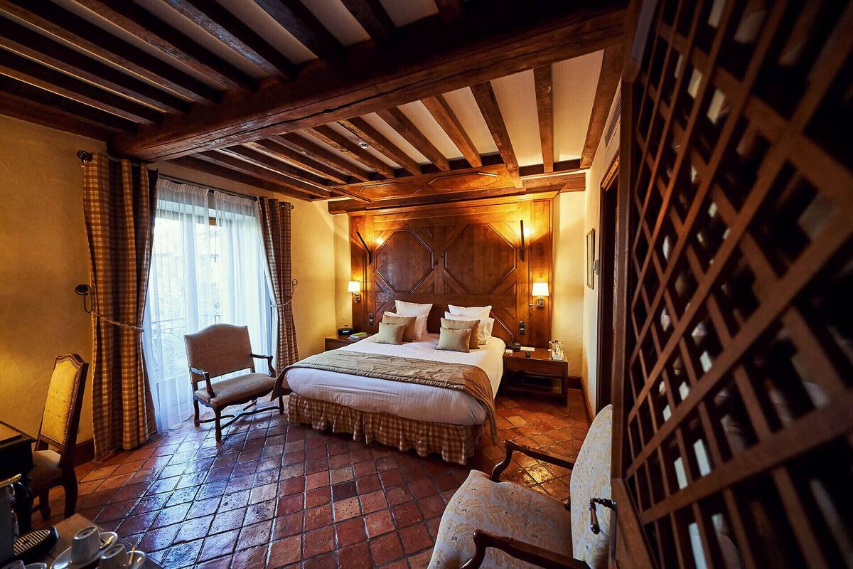 superior room | 1 bedroom, free minibar, in-room safe, individually decorated