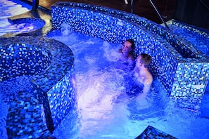 Sauna, poreallas, höyrysauna, vartalohoitoja, vartalokääreitä