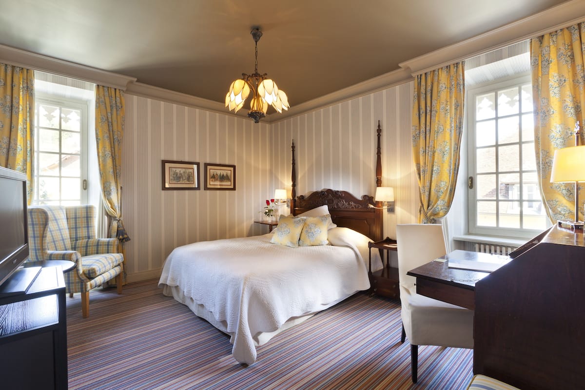 Standard Double Room | 1 bedroom, premium bedding, minibar, in-room safe