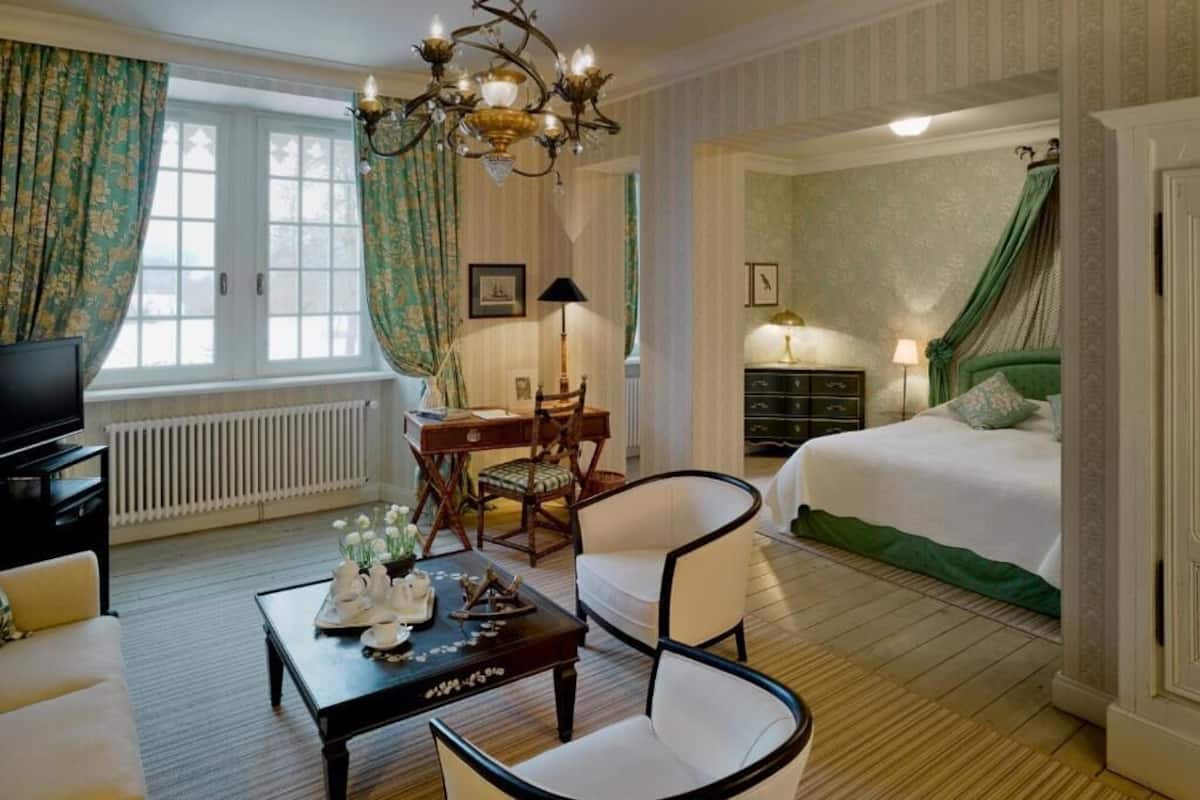 deluxe double room | 1 bedroom, premium bedding, minibar, in-room safe