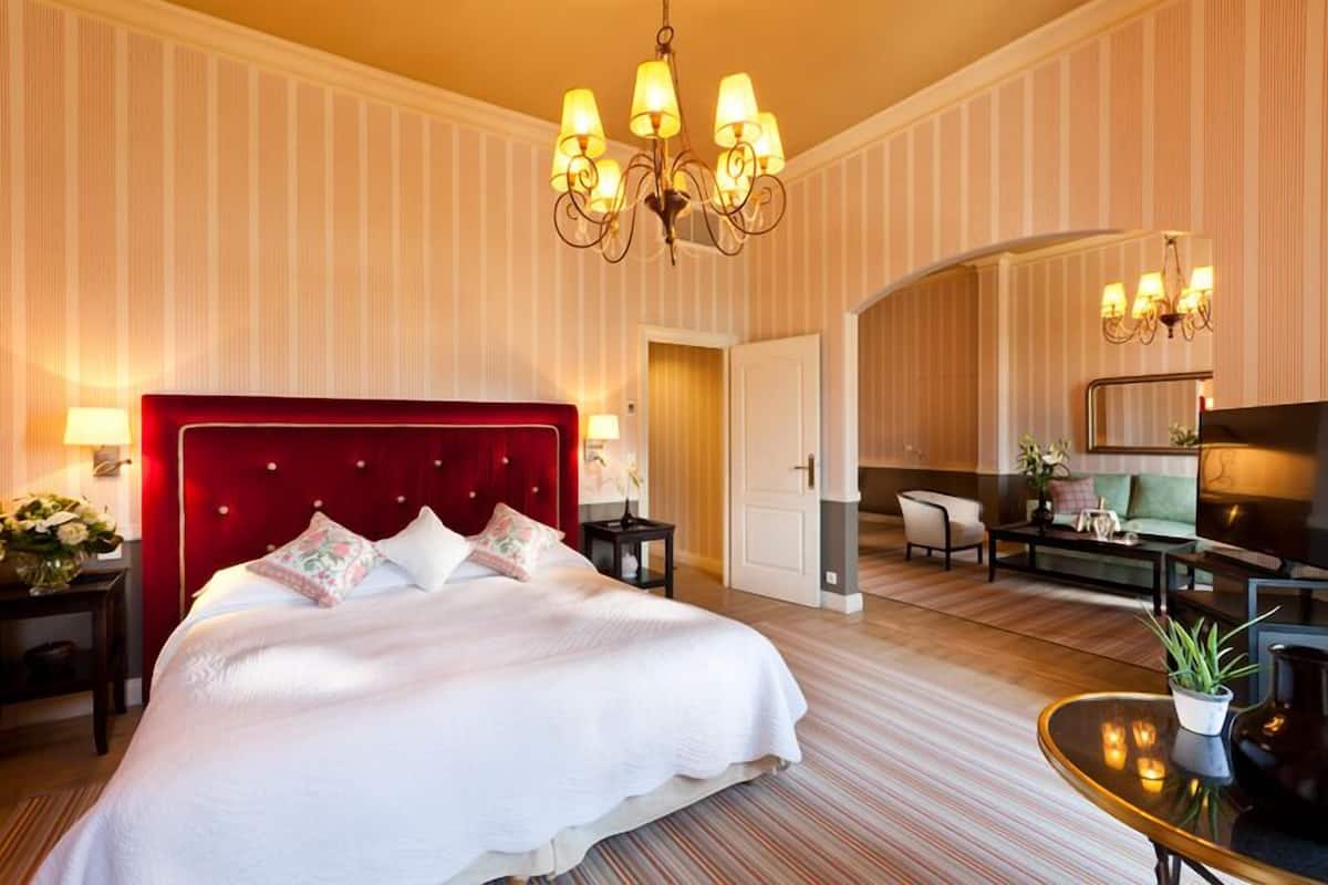 Luxury Suite | 1 bedroom, premium bedding, minibar, in-room safe