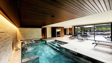 Piscine couverte, piscine extérieure