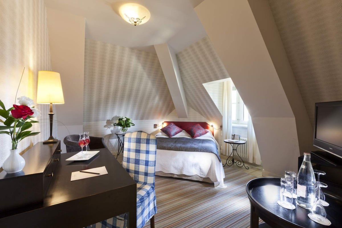 Double Room | 1 bedroom, premium bedding, minibar, in-room safe