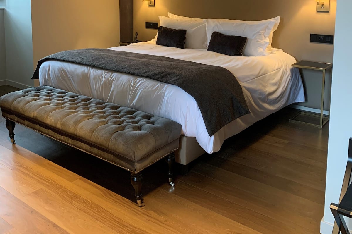 Junior Suite | 1 bedroom, premium bedding, minibar, in-room safe