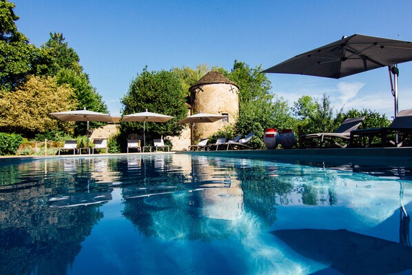 Außenpool, Liegestühle