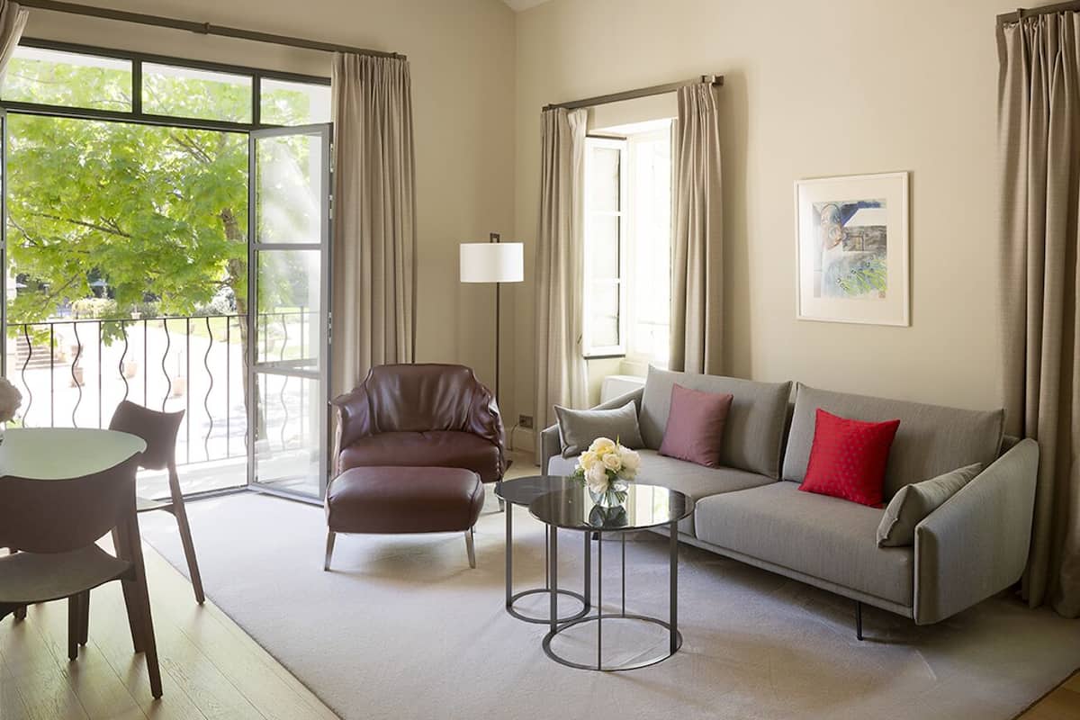 Appartement | Literie de qualité, lit avec matelas à plateau-coussin, minibar