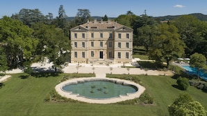 Front of property - Chateau De Montcaud (Sabran)