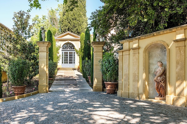 Entrada al alojamiento