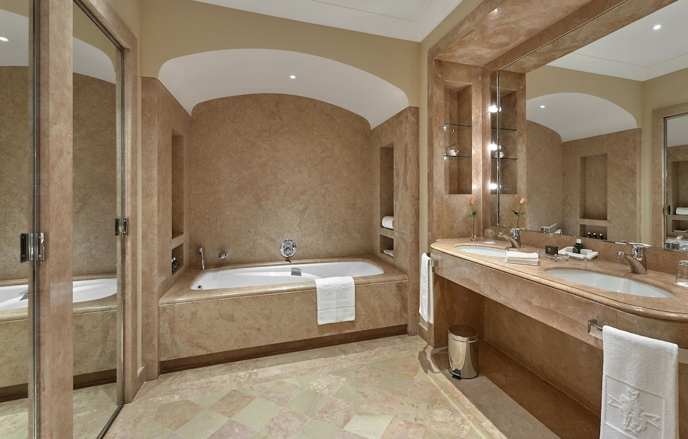 Château Saint-Martin & Spa by null