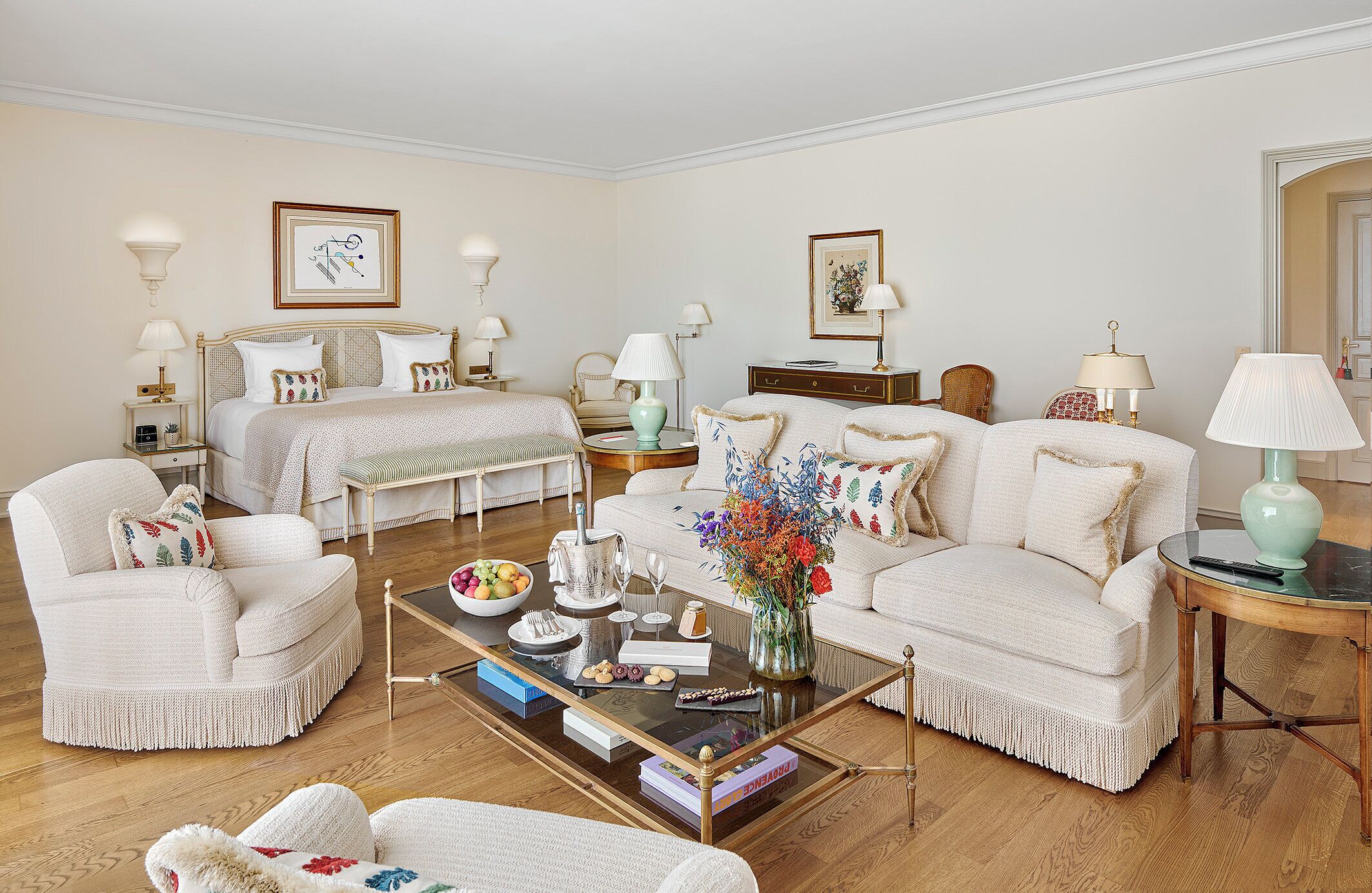 Suite Junior (L Atelier) | Literie de qualité supérieure, minibar, coffres-forts dans les chambres