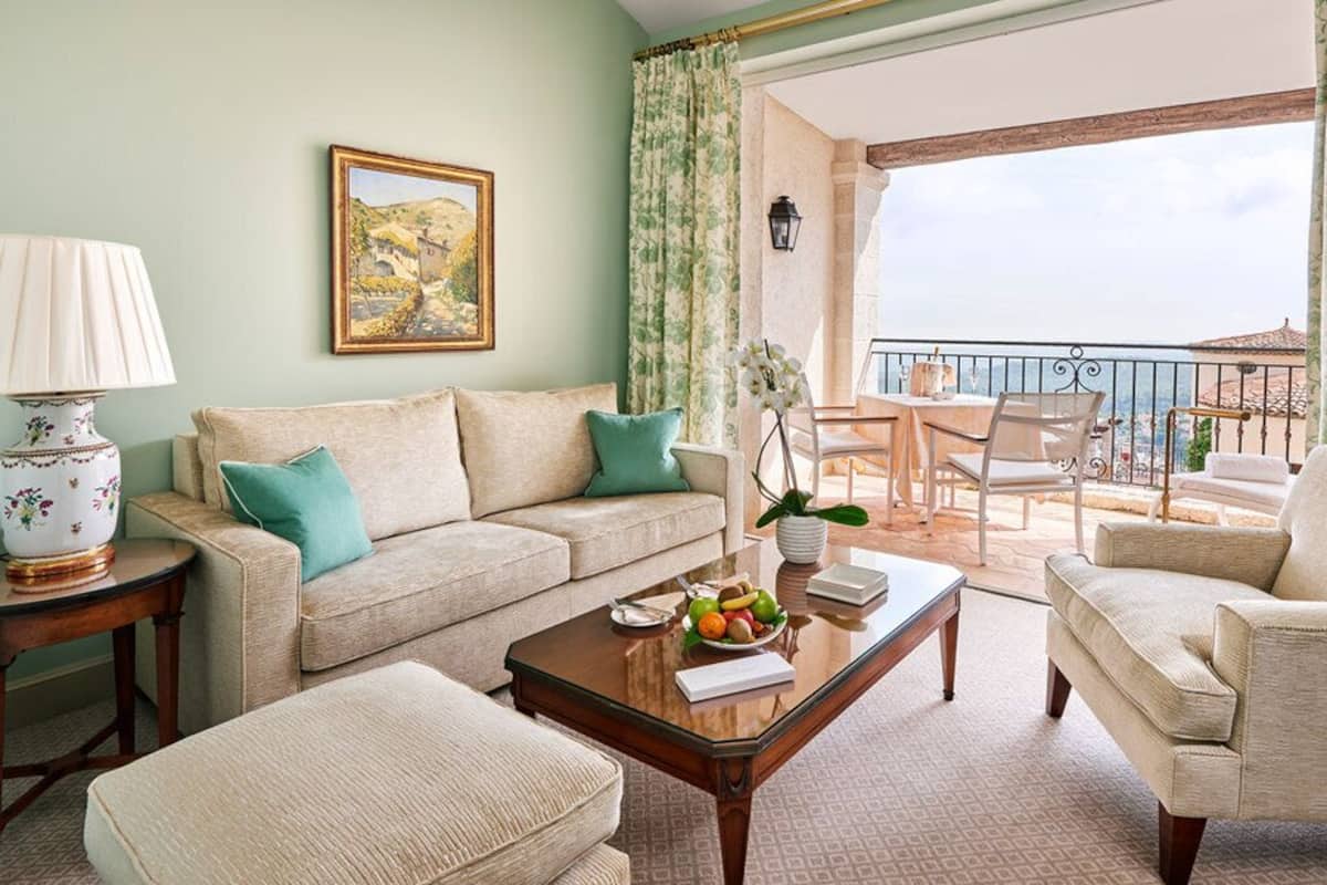 Superior Junior Suite | Premium bedding, minibar, in-room safe, soundproofing