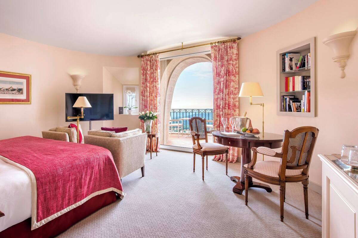 Suite Junior Classic | Premium bedding, minibar, in-room safe, soundproofing