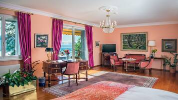 Suite – superior, utsikt mot innsjø | Sengetøy i egyptisk bomull og sengetøy av topp kvalitet