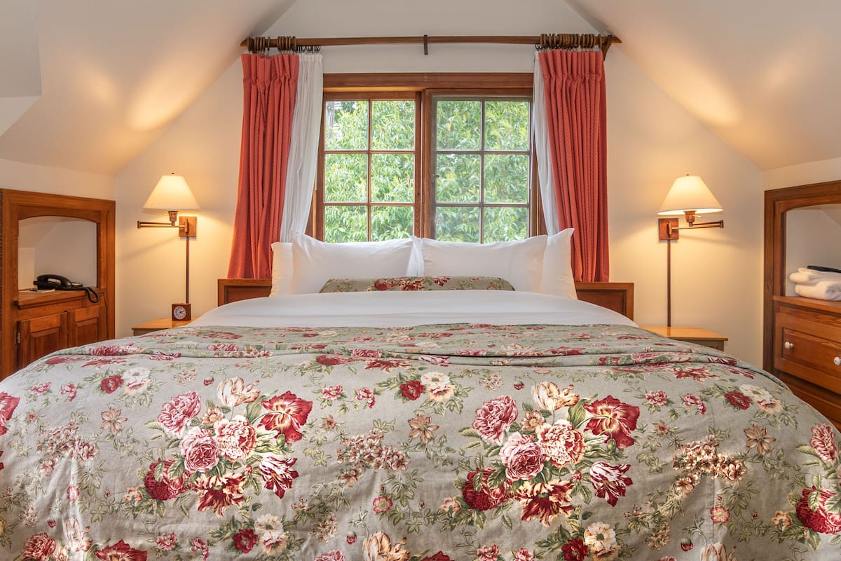 Farm House Up to 3 Person Occupancy - English Breakfast | 1 bedroom, Frette Italian sheets, premium bedding, Tempur-Pedic beds