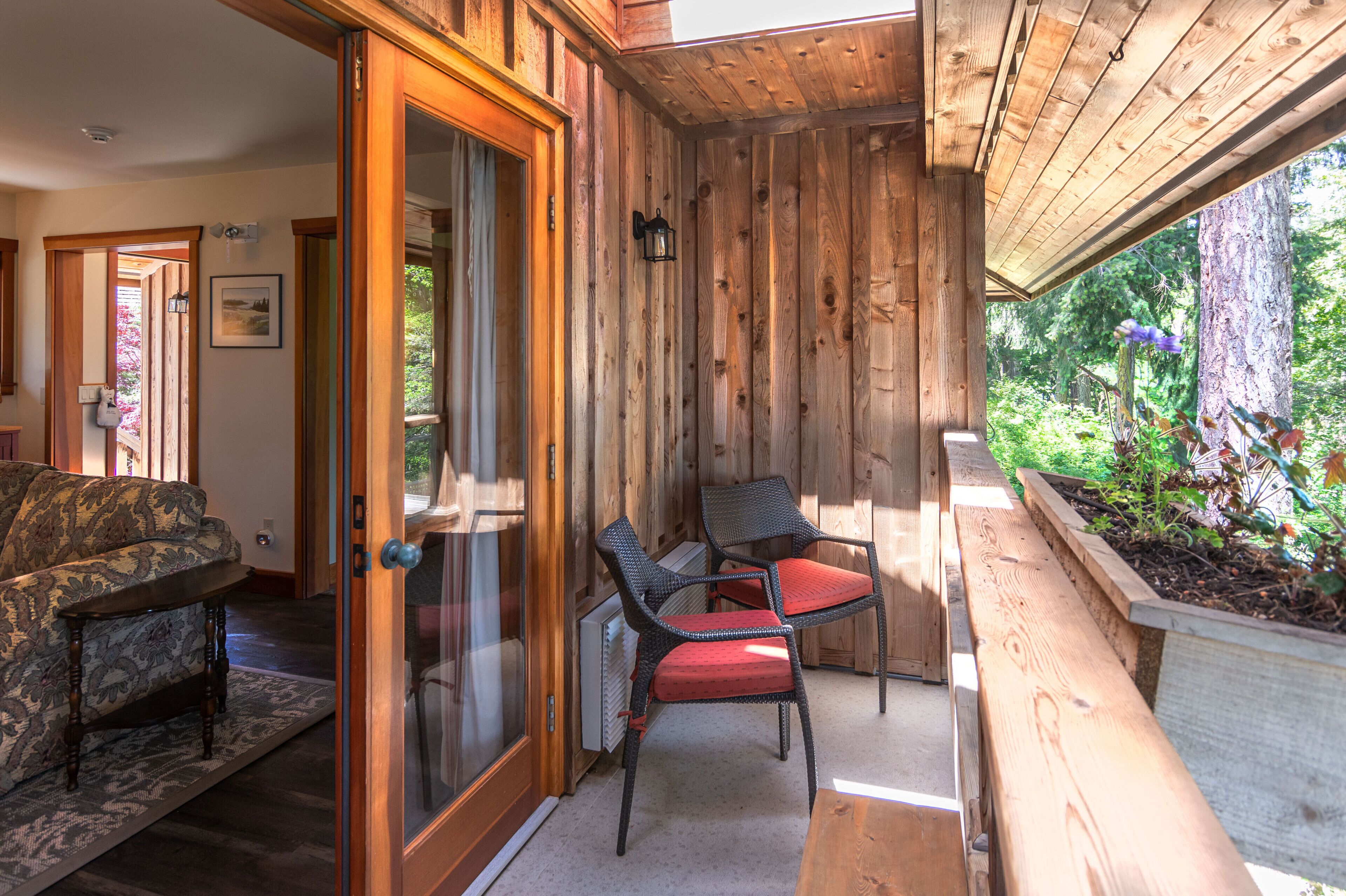 Hillside Suite Up to 2 Person Occupancy - English Breakfast | Terrace/patio