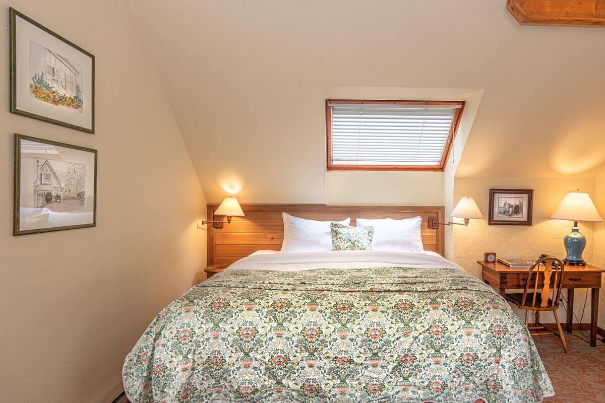 Hayloft  two person Occupancy  English Breakfast | Frette Italian sheets, premium bedding, Tempur-Pedic beds