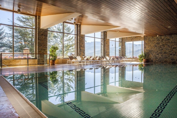 Indoor pool, outdoor pool