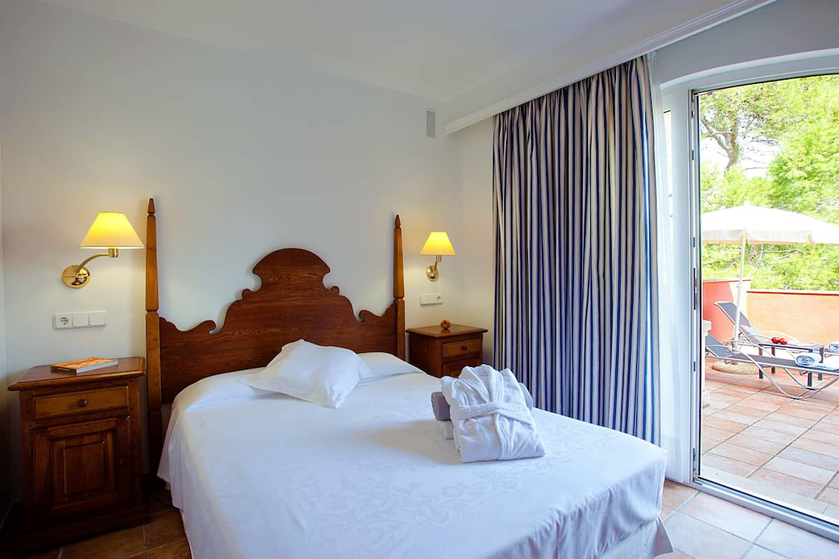 Superior Single Room, Terrace, Annex Building | 1 bedroom, premium bedding, minibar, in-room safe