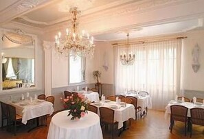 Ze serveren er ontbijt, lunch en diner 