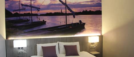 Bureau, fer et planche à repasser, Wi-Fi gratuit, draps fournis