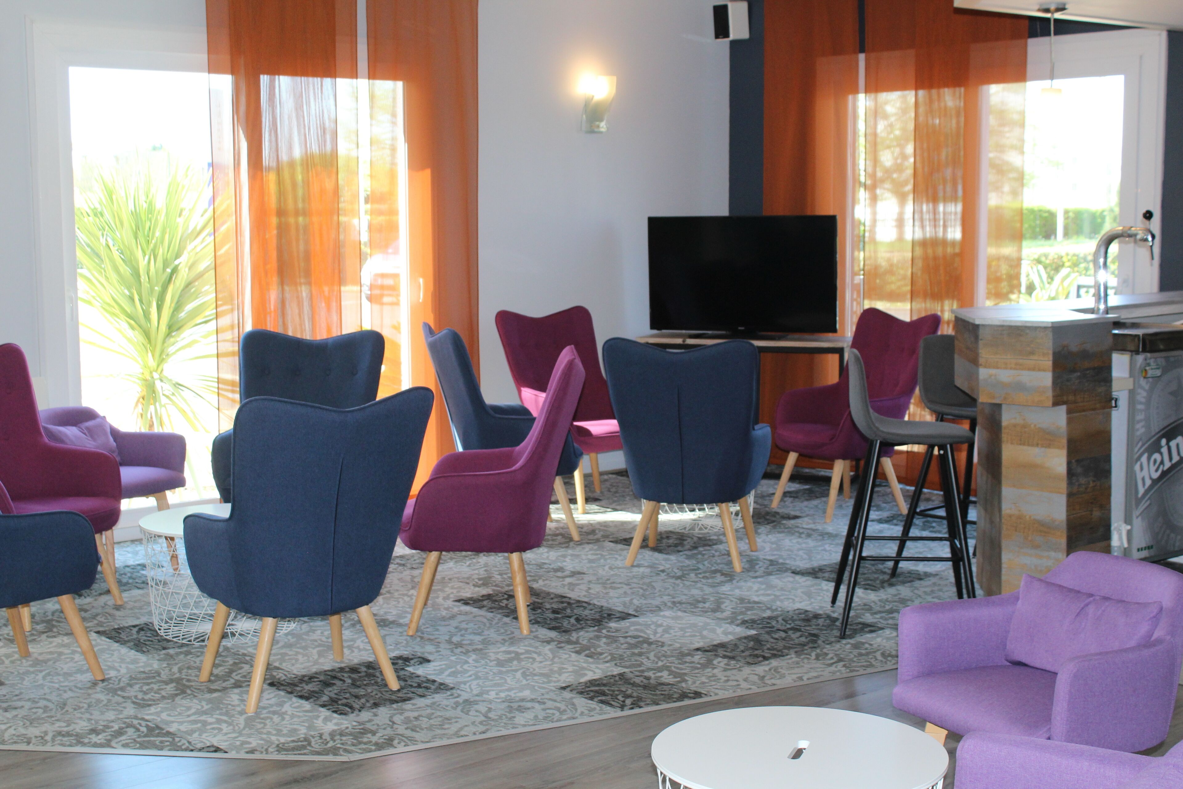 102-cm flat-screen tv with satellite channels, tv