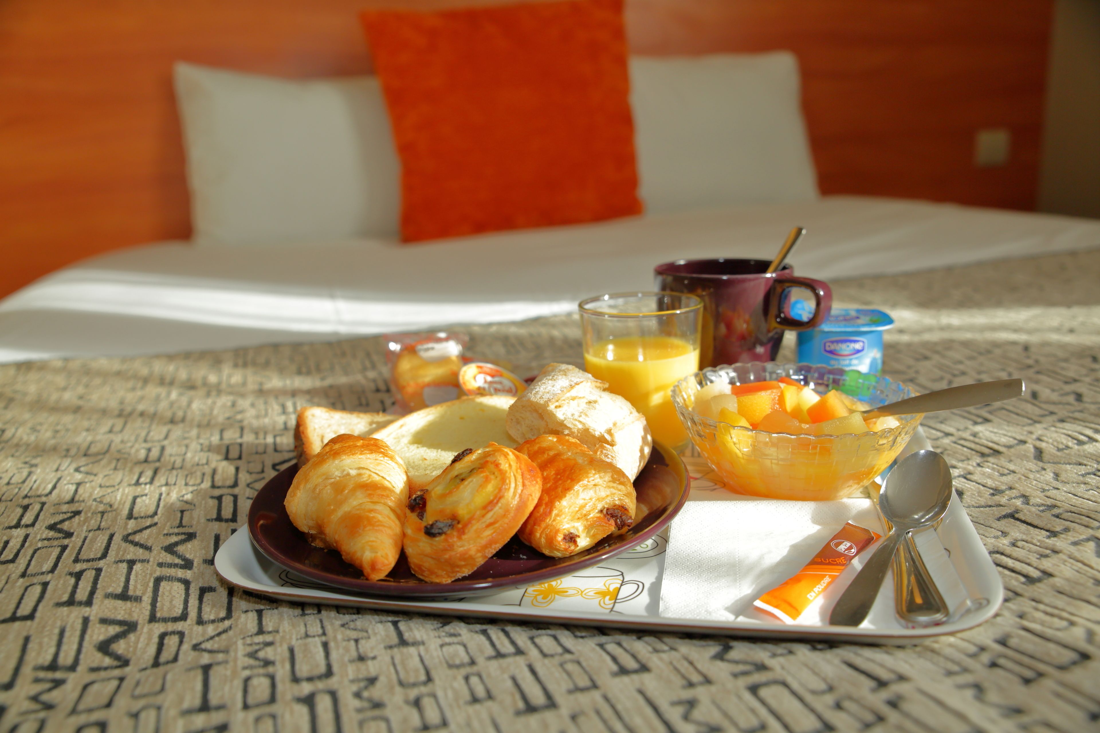 lunch and dinner served, french cuisine