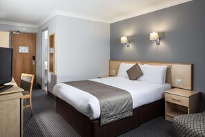 高档床上用品、办公桌、熨斗/熨板、婴儿床