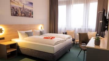 Hypo-allergenic bedding, down duvets, individually furnished, desk