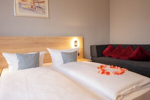 Superior Room, 1 Queen Bed (with Sofabed) | Hypo-allergenic bedding, down comforters, individually furnished, desk - Best Western Comfort Business Hotel (Neuss)