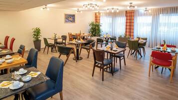 Daily buffet breakfast (EUR 15 per person)