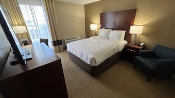 Kamar Standar, 1 Tempat Tidur Queen, Bebas Asap Rokok | Seprai premium, brankas, meja kerja, dan ruang kerja ramah laptop