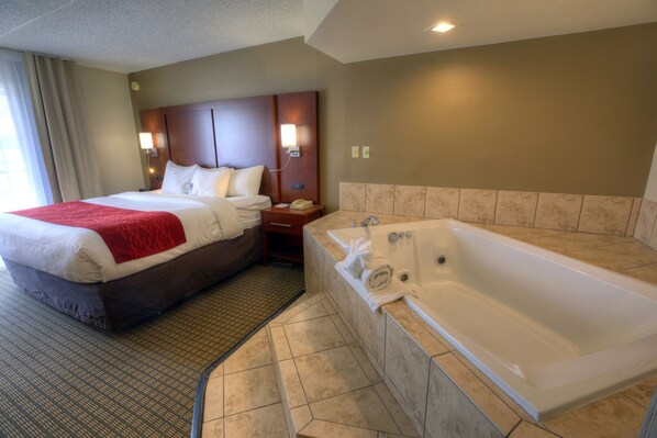 Suite, 1 King Bed, Non Smoking, Hot Tub | Premium bedding, in-room safe, desk, laptop workspace