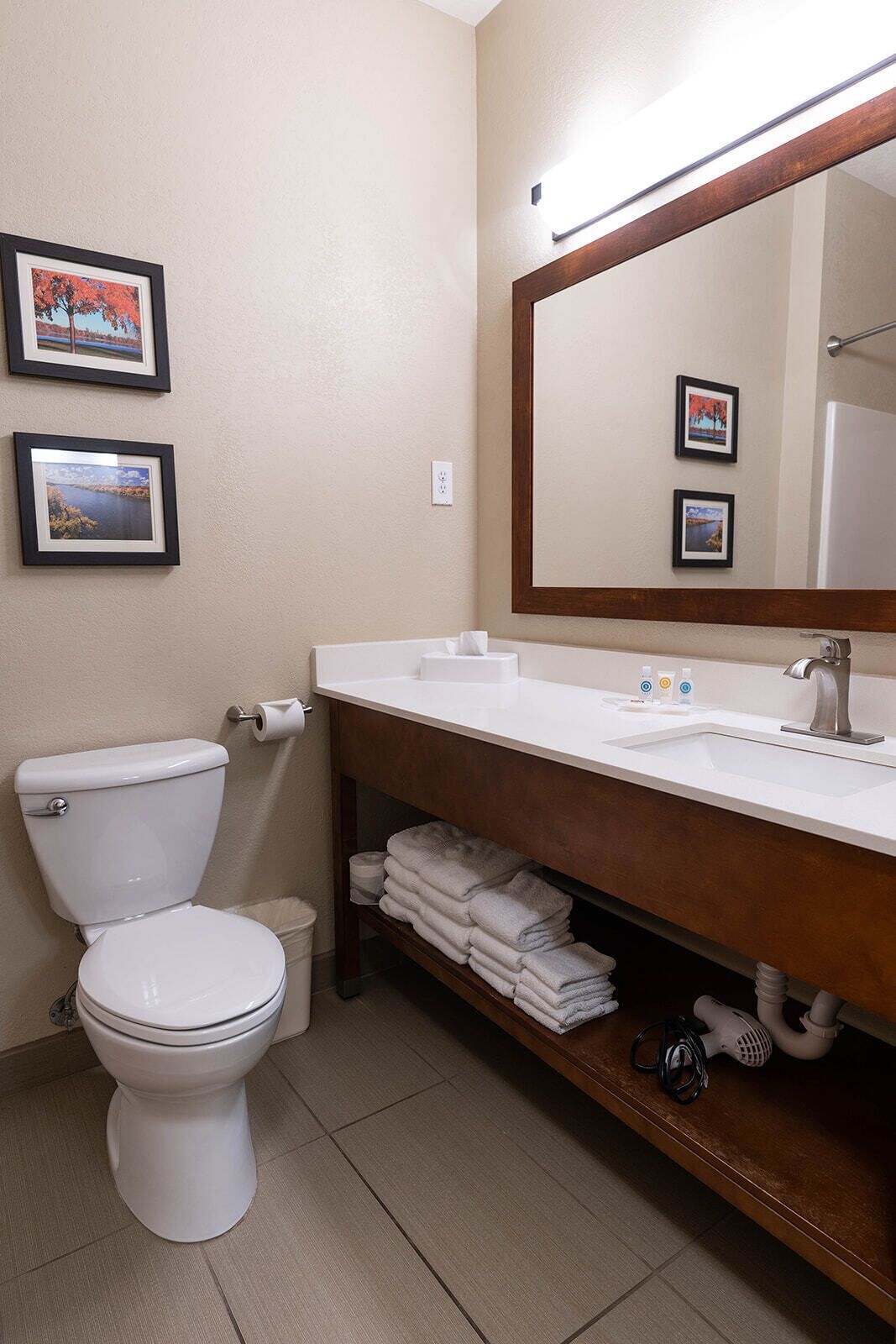 suite, 1 king bed, hot tub | desk, laptop workspace, blackout curtains, iron/ironing board