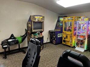Arcade - Rapid River Lodge (Baxter)